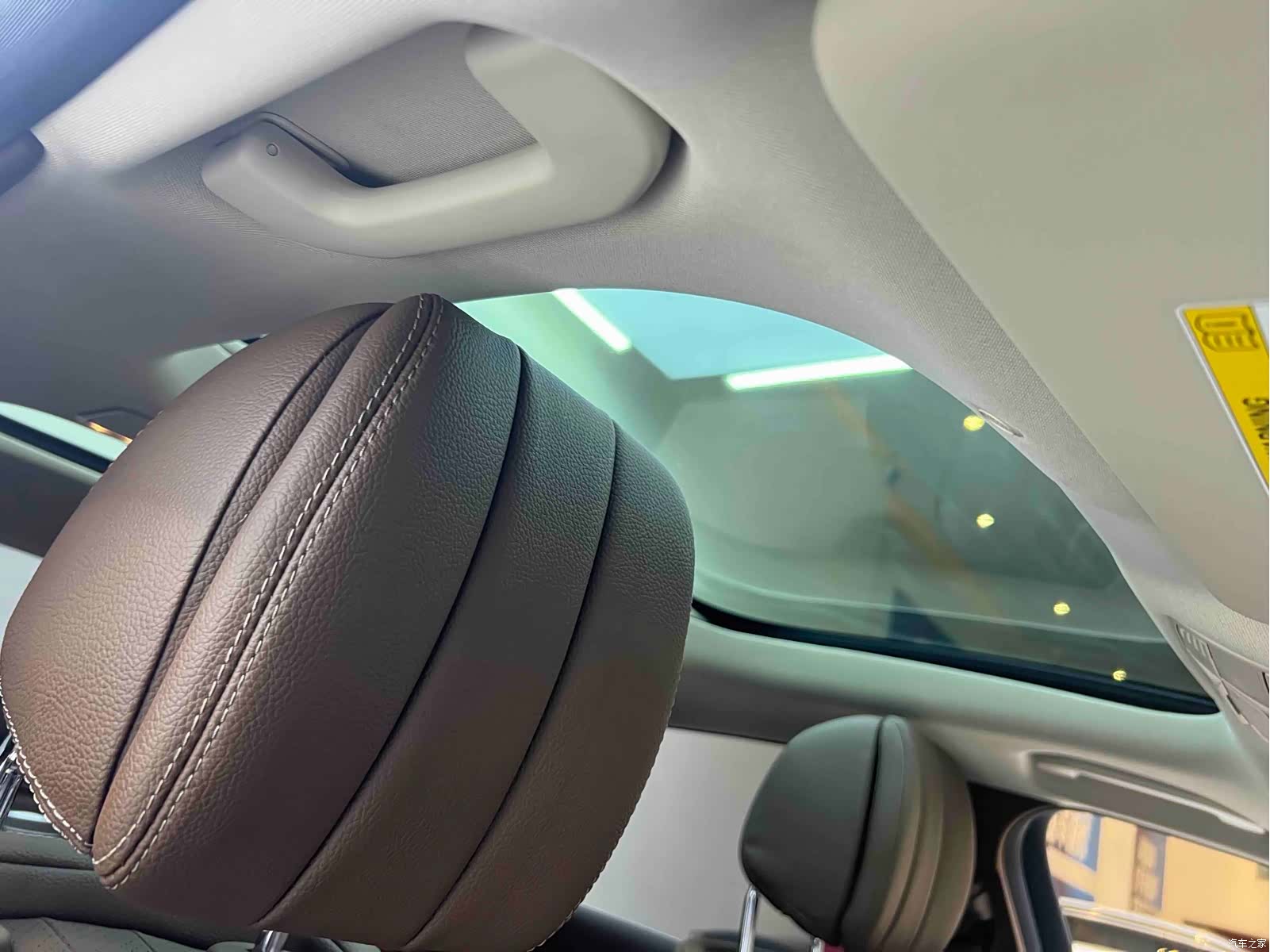 Mercedes-Benz E-Class, 2023 17