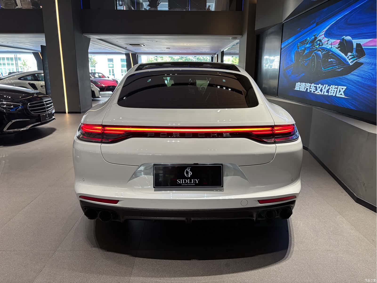 Porsche Panamera, 2022 все фото