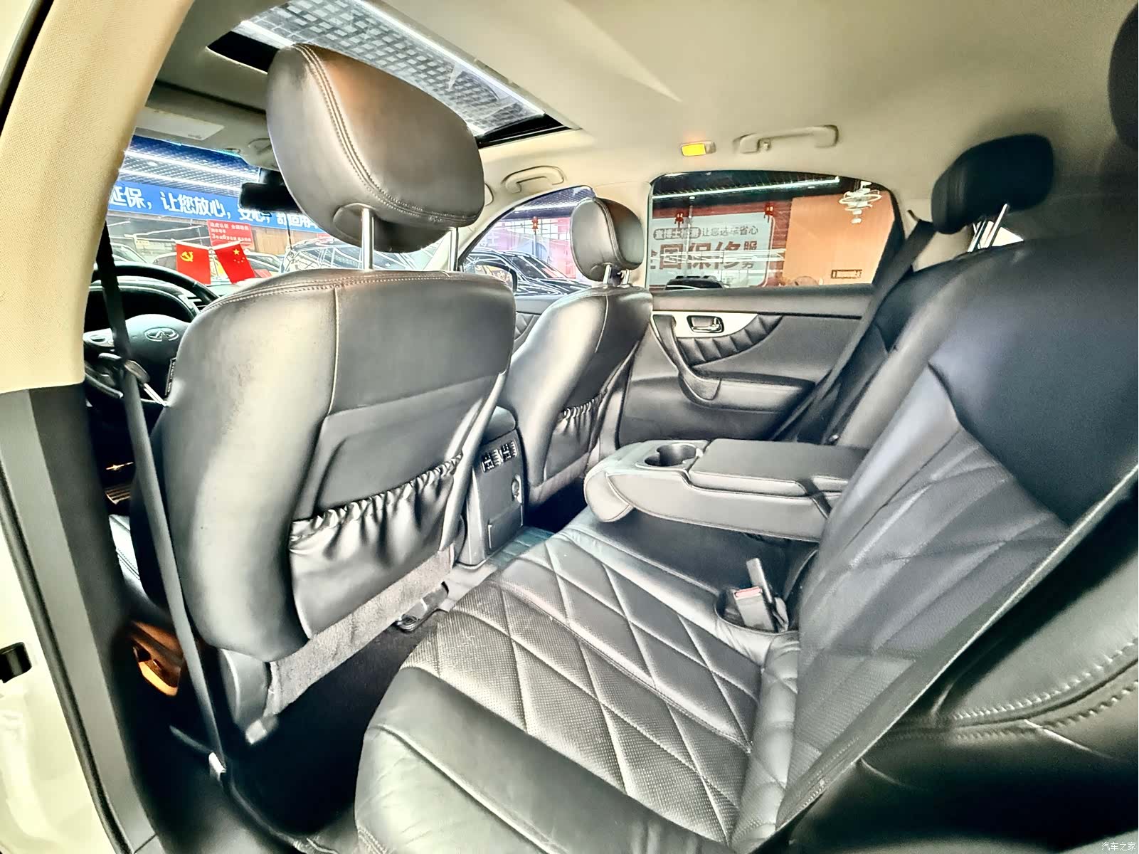 Infiniti FX37, 2013 9