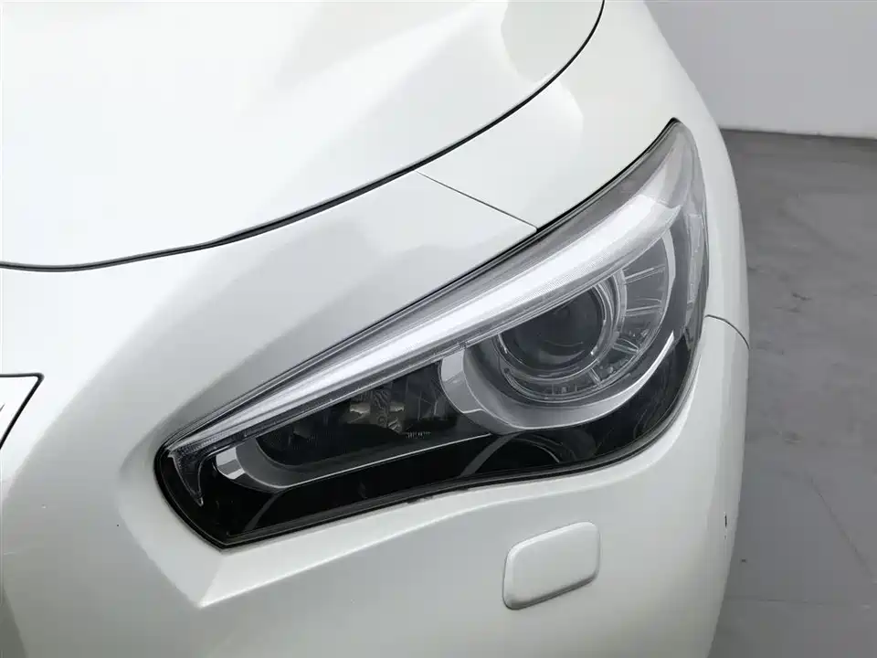 Infiniti Q50L