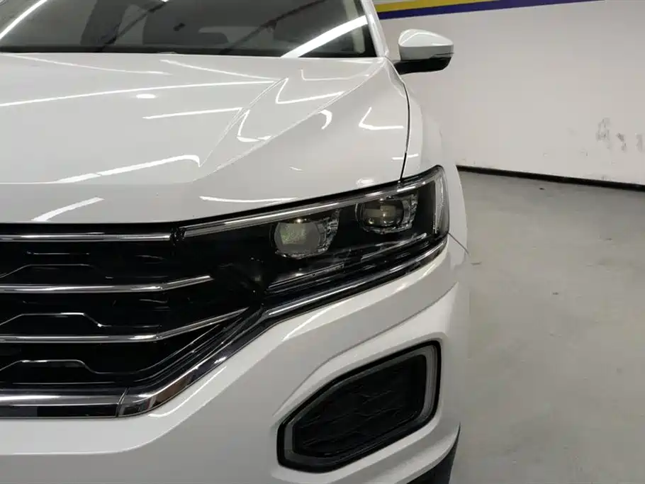 Volkswagen T-ROC exploring Songs