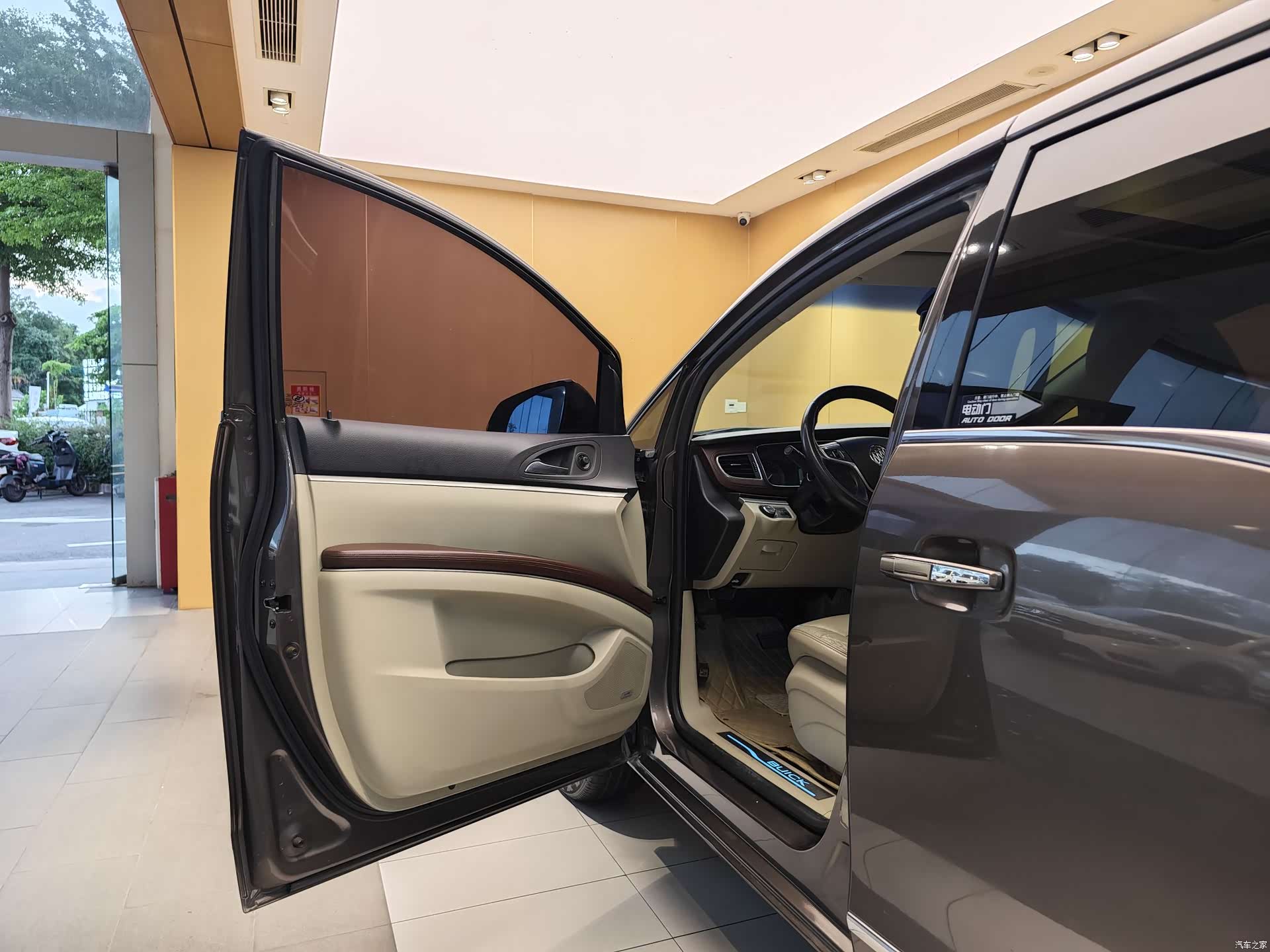 Buick GL8, 2015 7