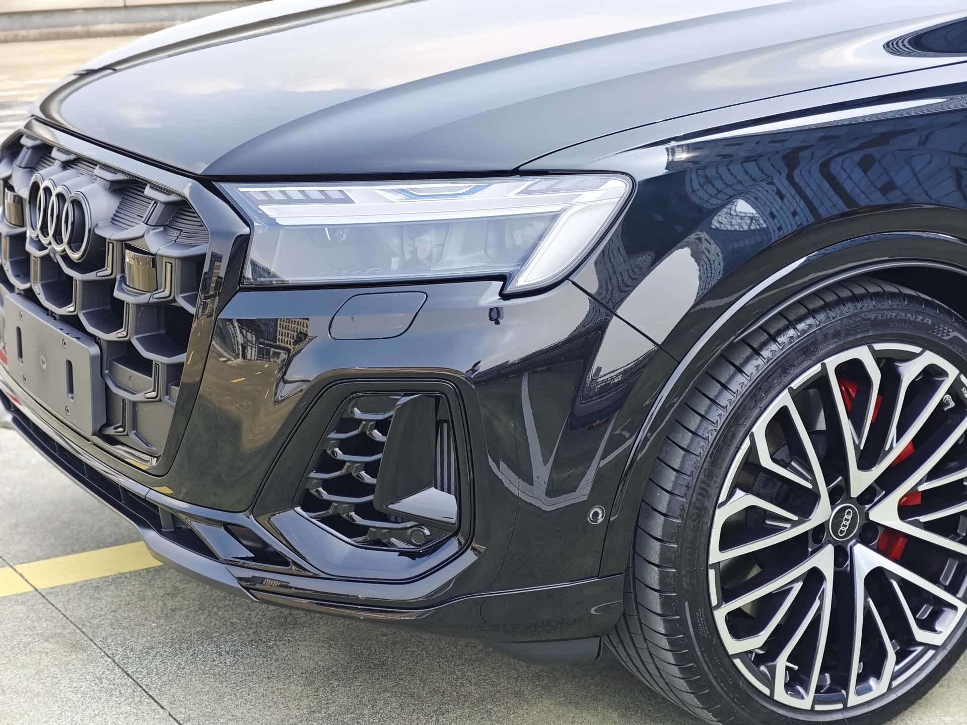 Audi Q7, 1900 8