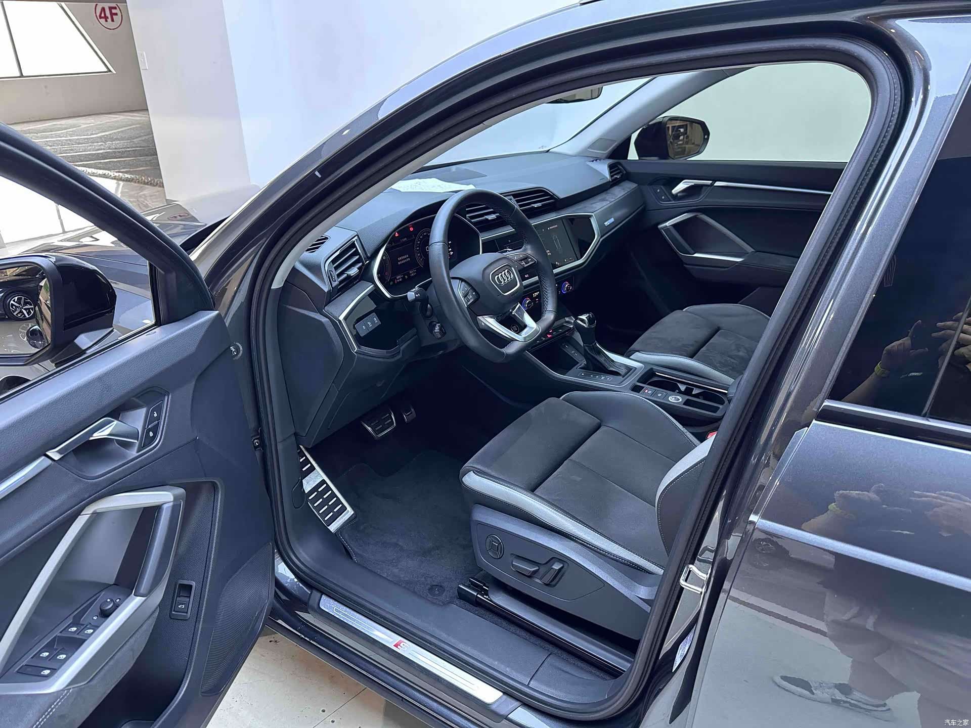 Audi Q3, 2022 8