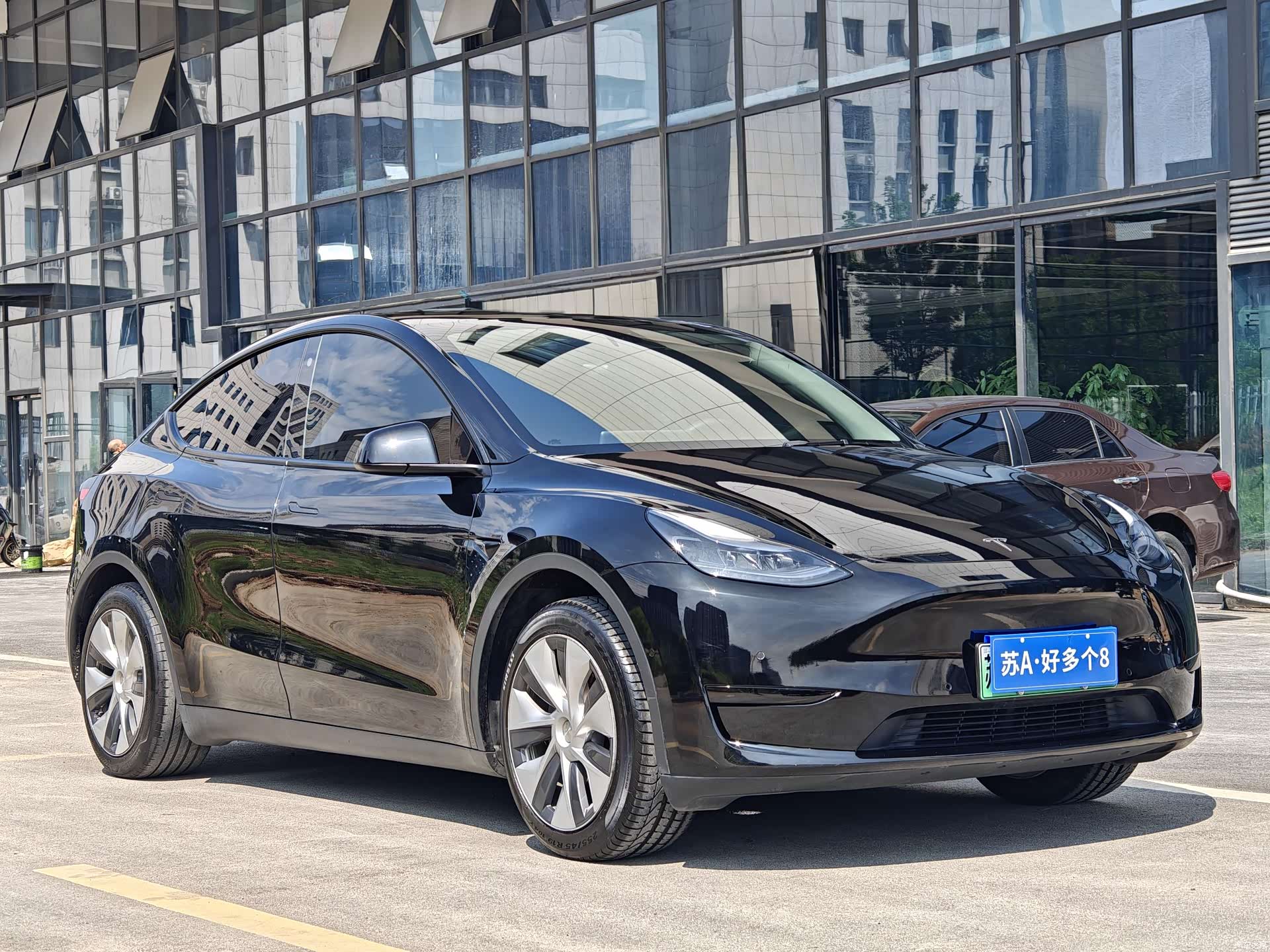 Tesla Model Y, 2023 3