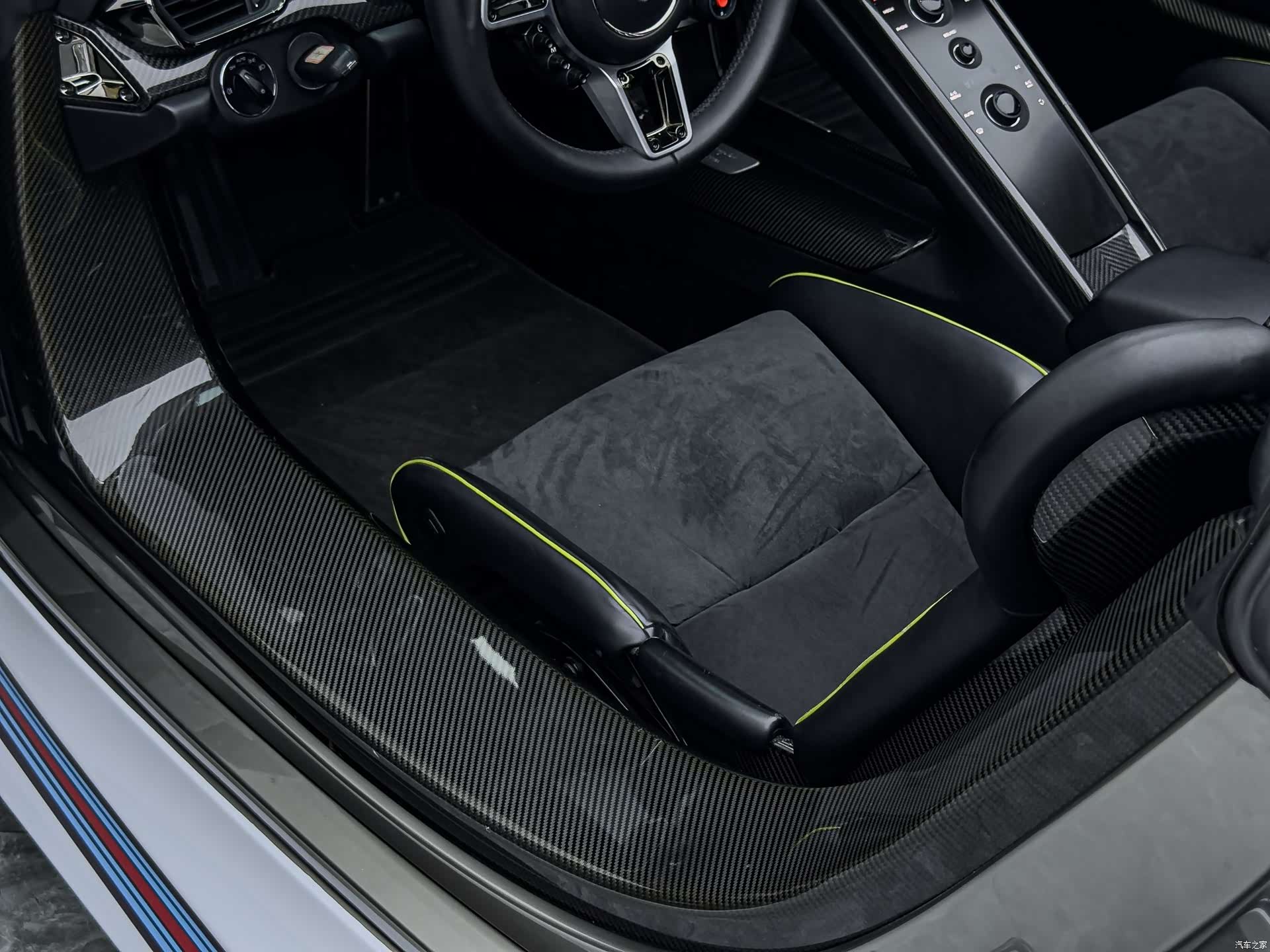 Porsche 918, 2015 22