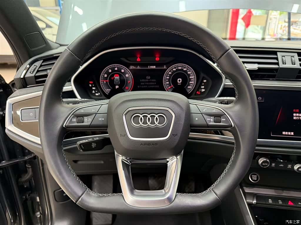Audi Q3, 2023 11