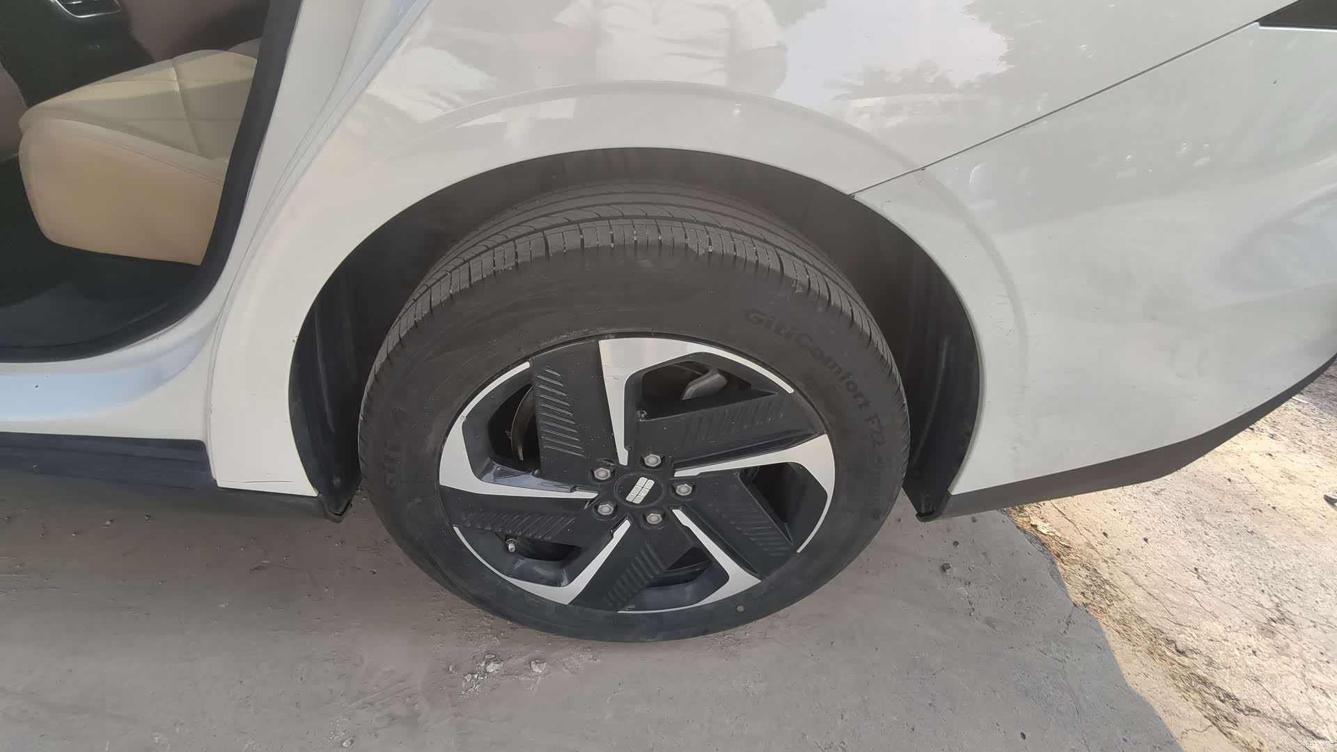 Geely Galaxy L6, 2024 6