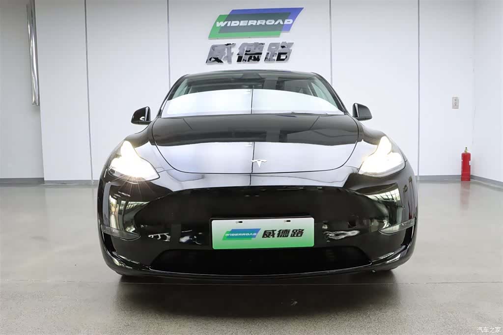 Tesla Model Y, 2022 2