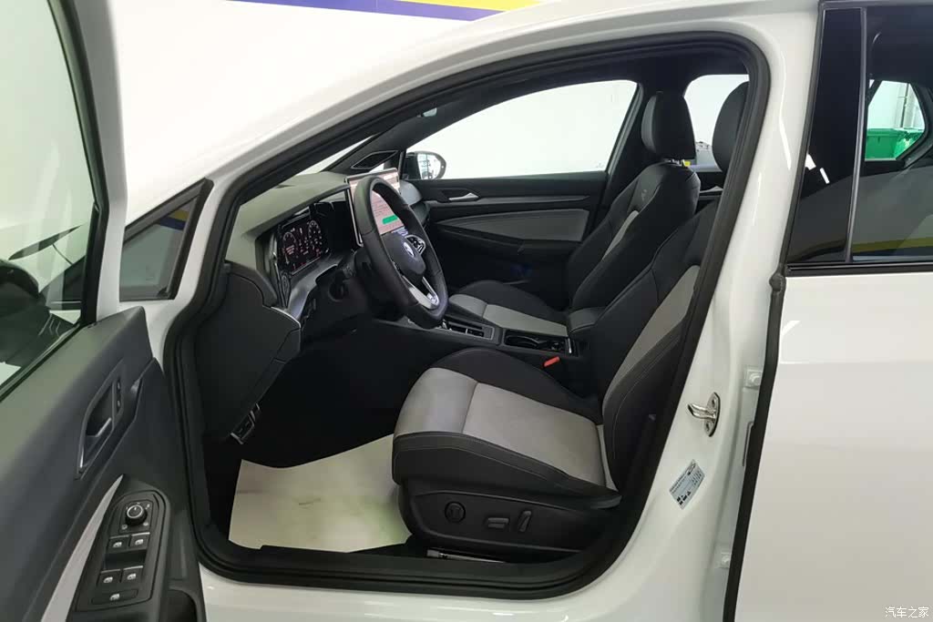 Volkswagen Golf, 2024 9
