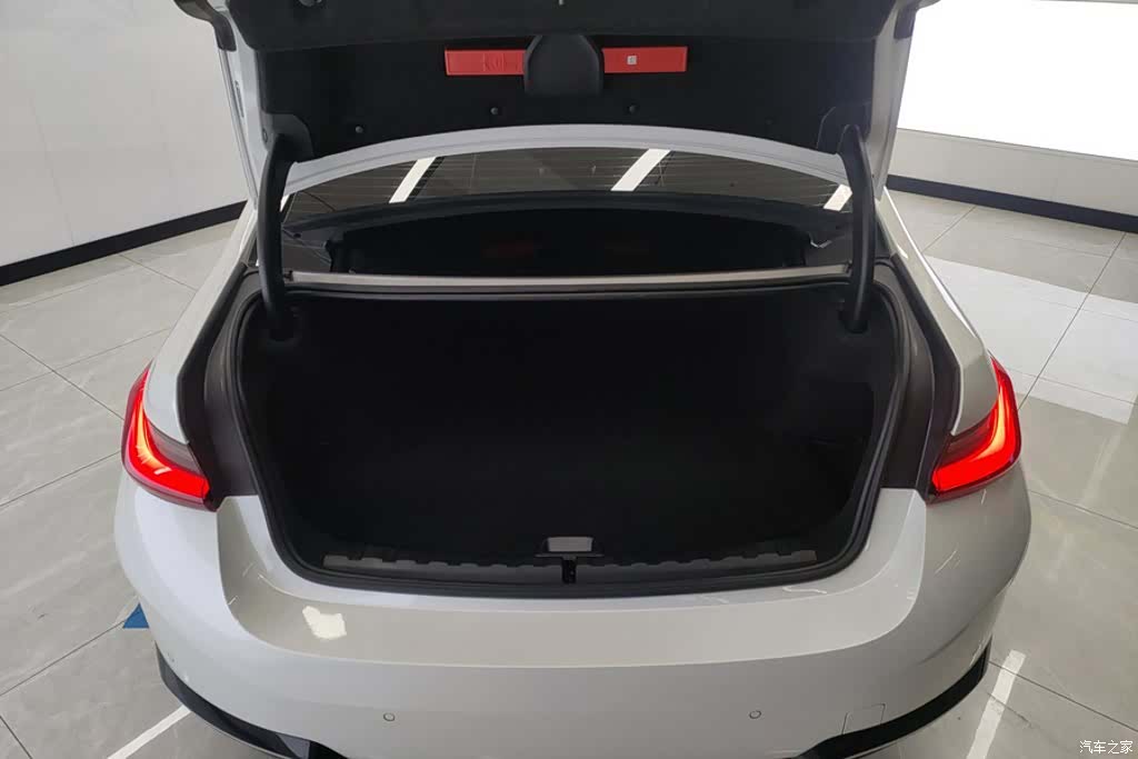 BMW i3, 2025 4