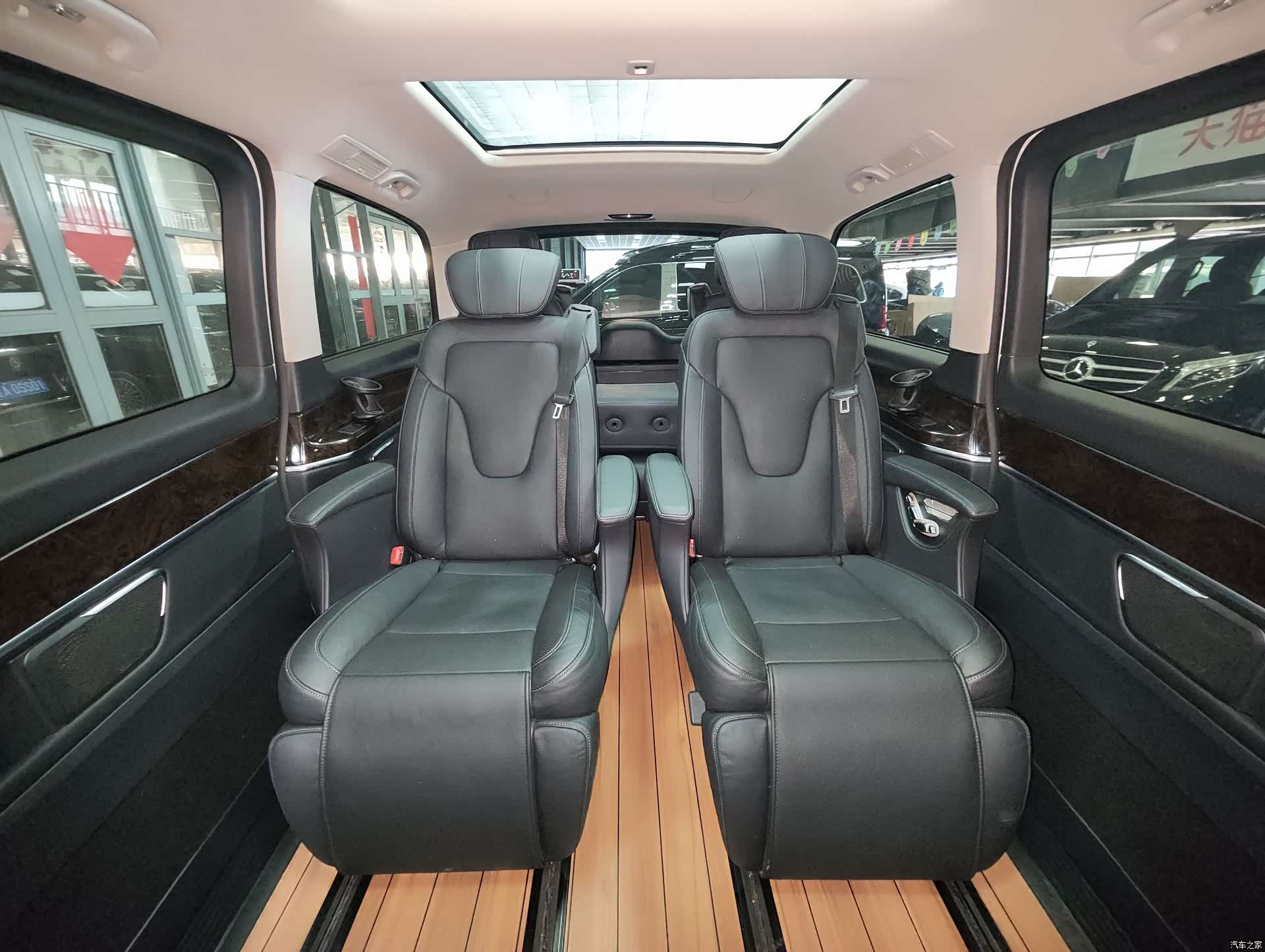Mercedes-Benz V-Class, 2018 8