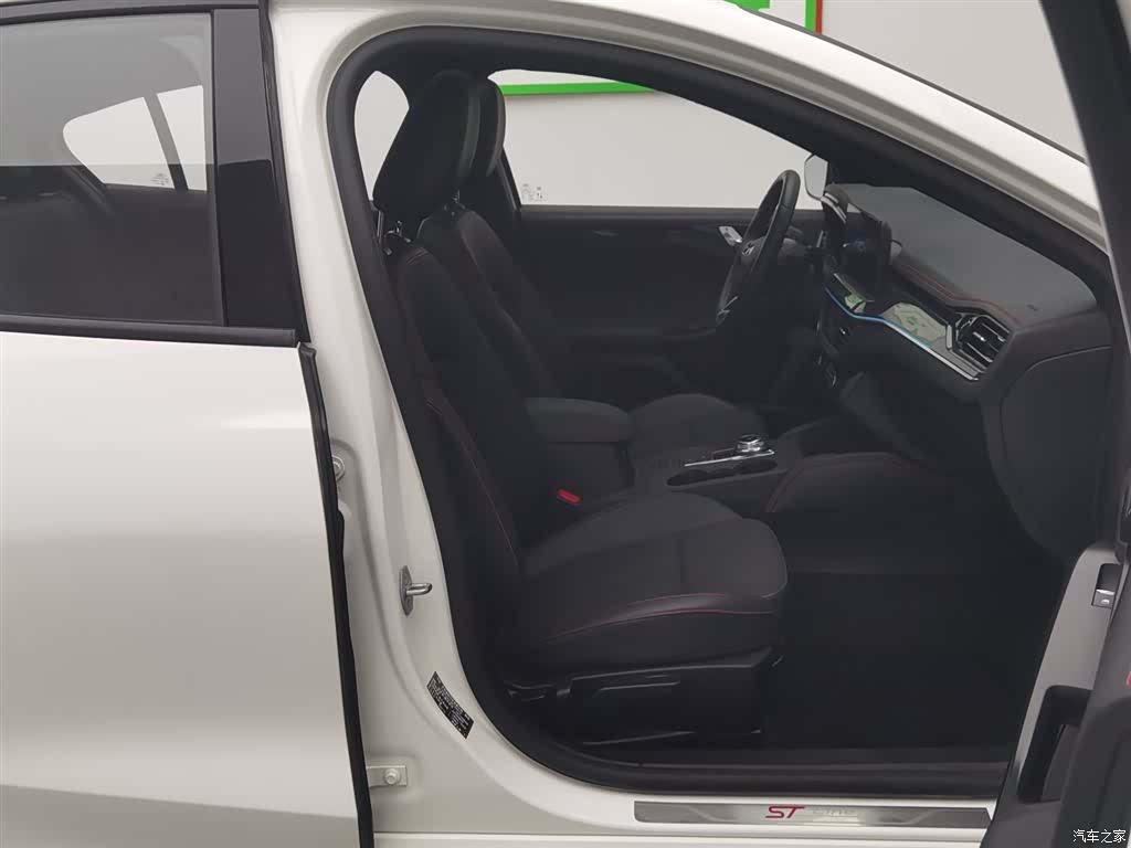 Ford Focus, 2021 23