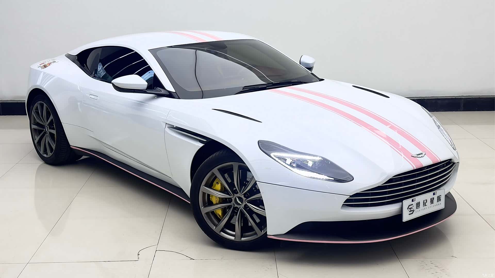 Aston Martin DB11, 2020 9