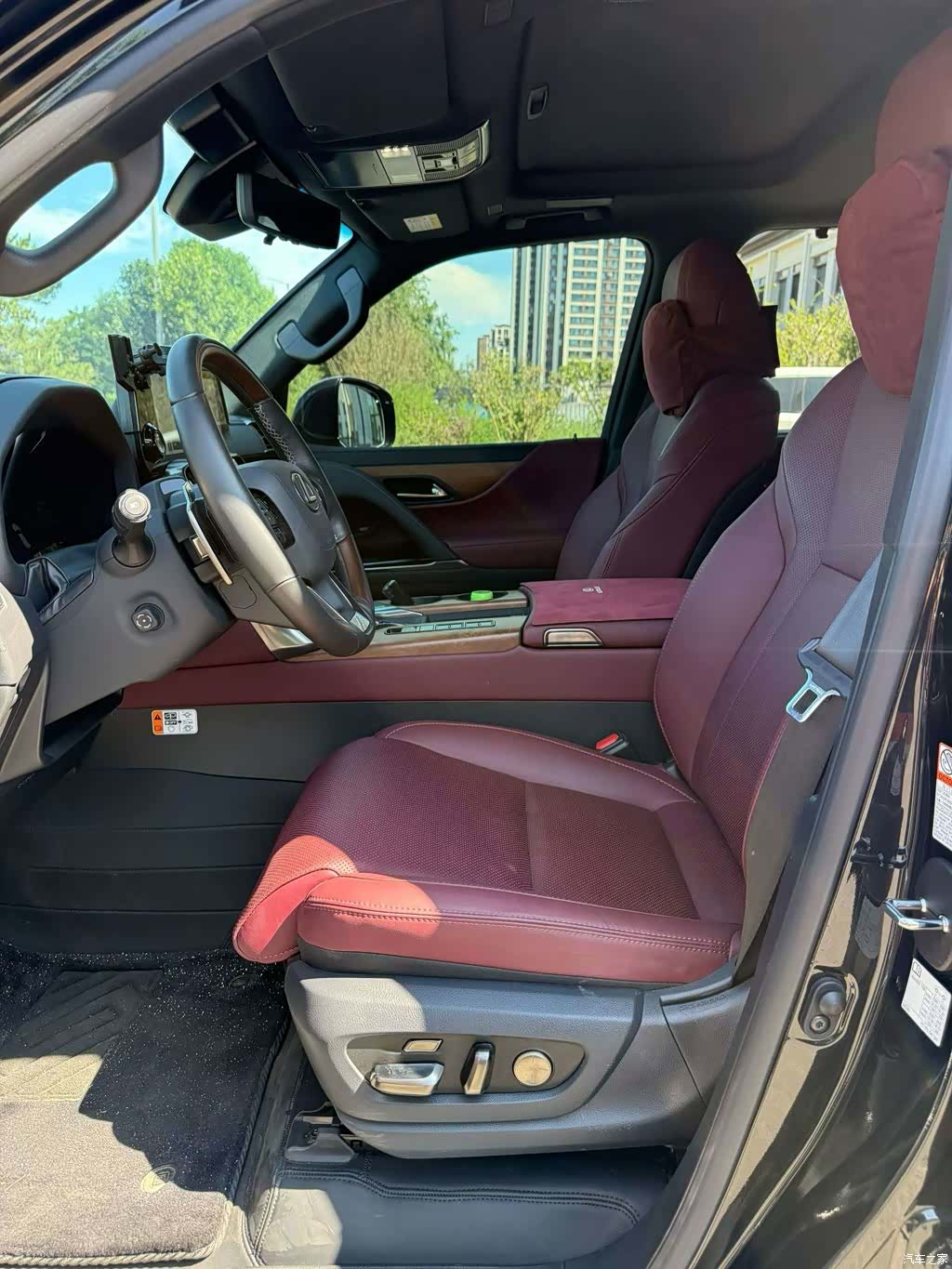 Lexus LX, 2025 6