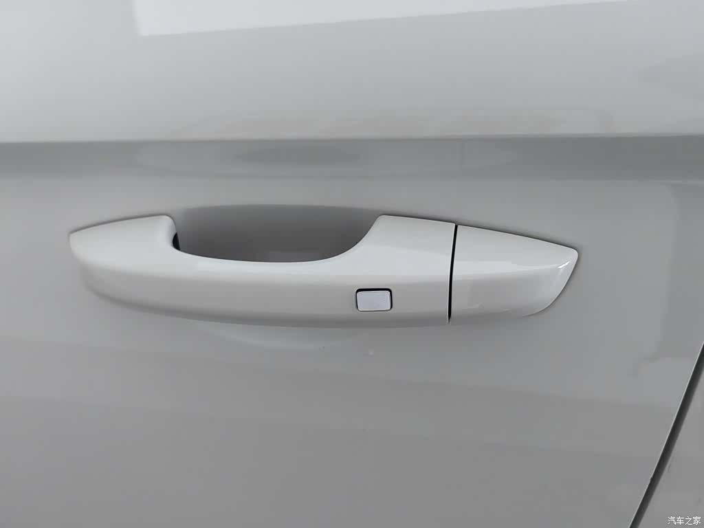 Geely Emgrand, 2023 18