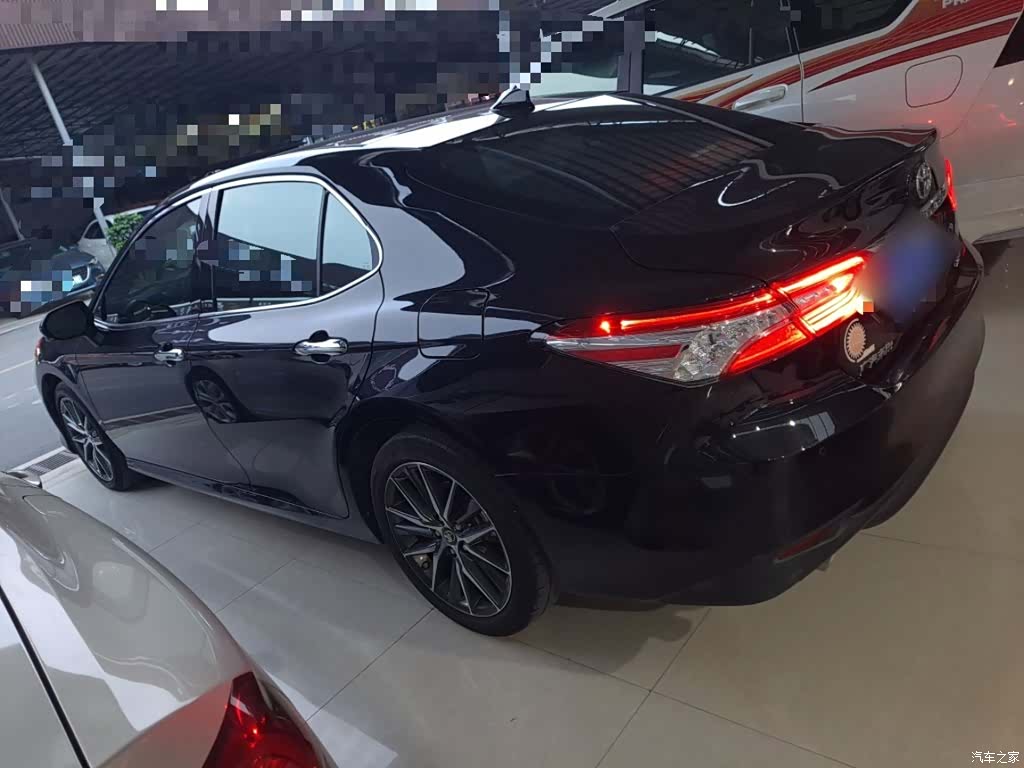 Toyota Camry, 2023 4