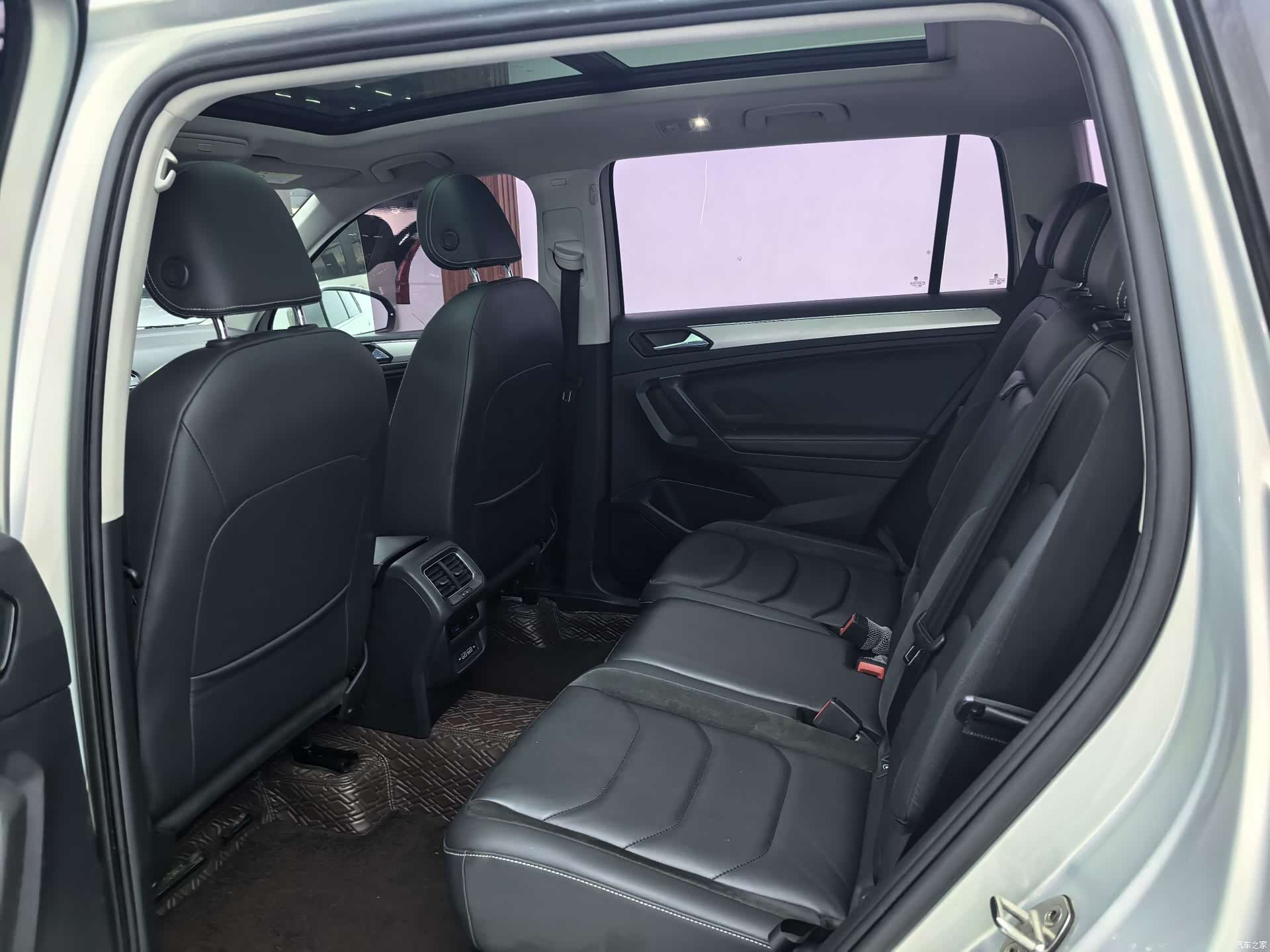 Volkswagen Tiguan L, 2019 все фото