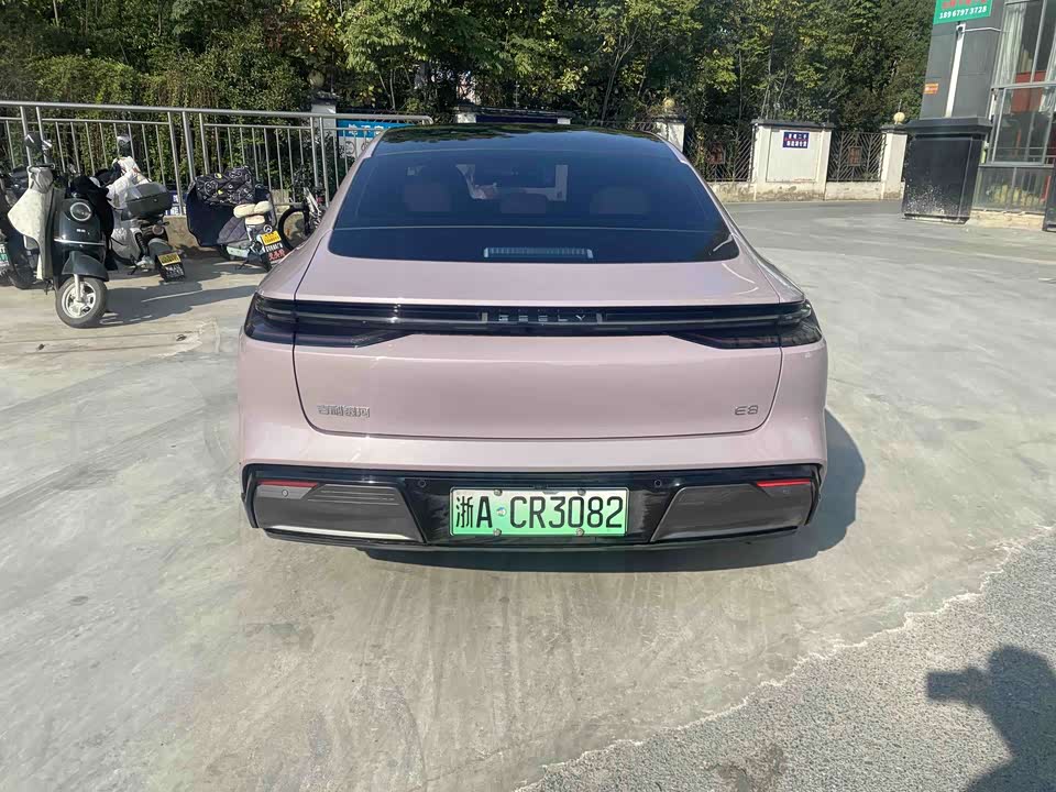 Geely Galaxy Galaxy E8