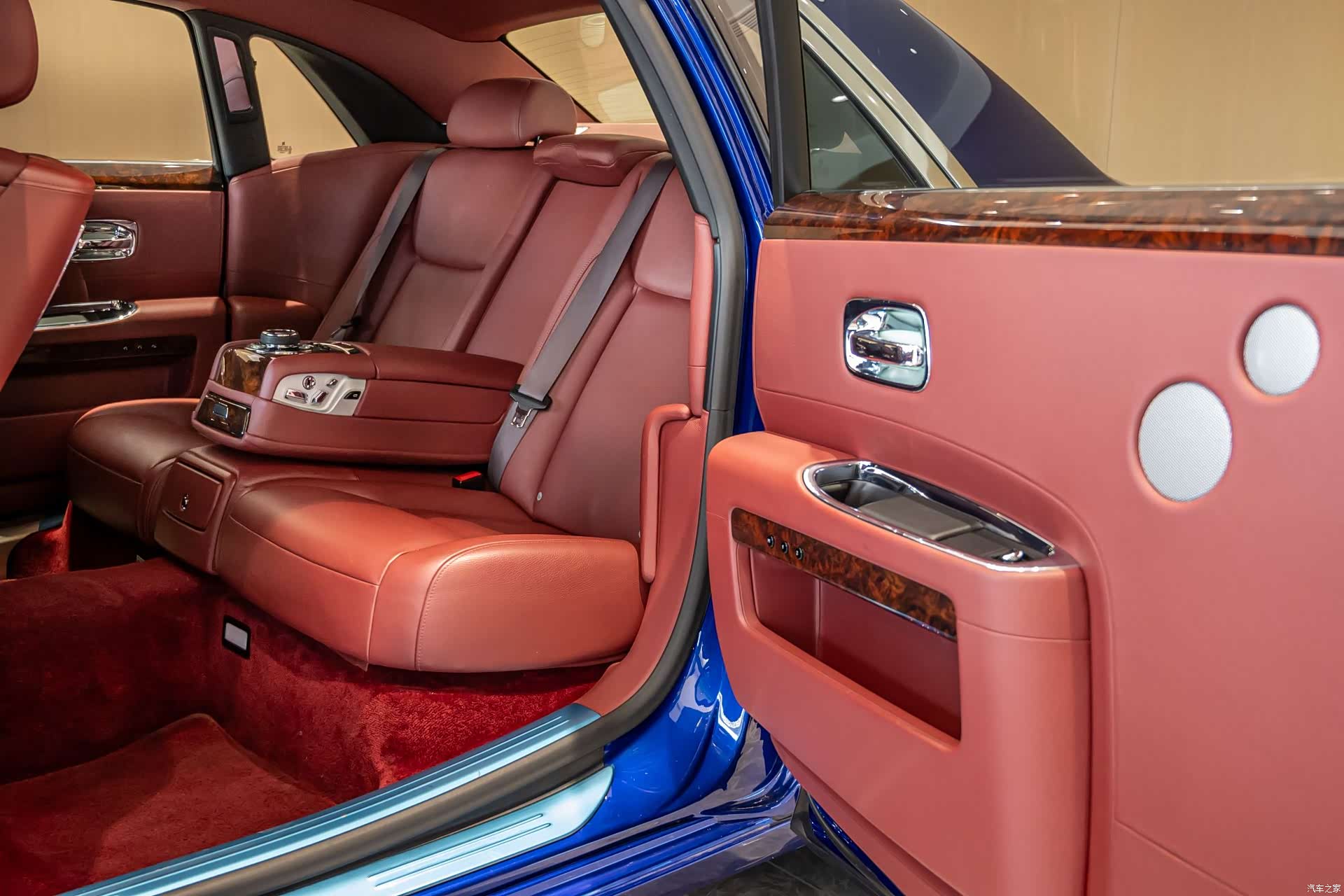 Rolls-Royce Ghost, 2016 8