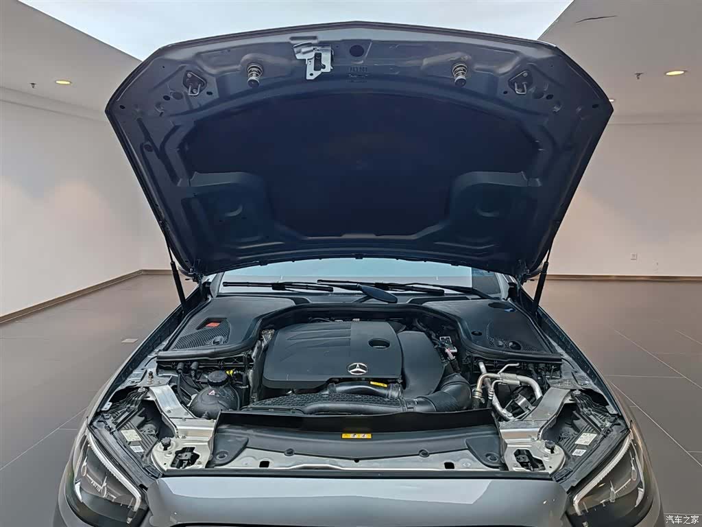 Mercedes-Benz E-Class, 2023 17