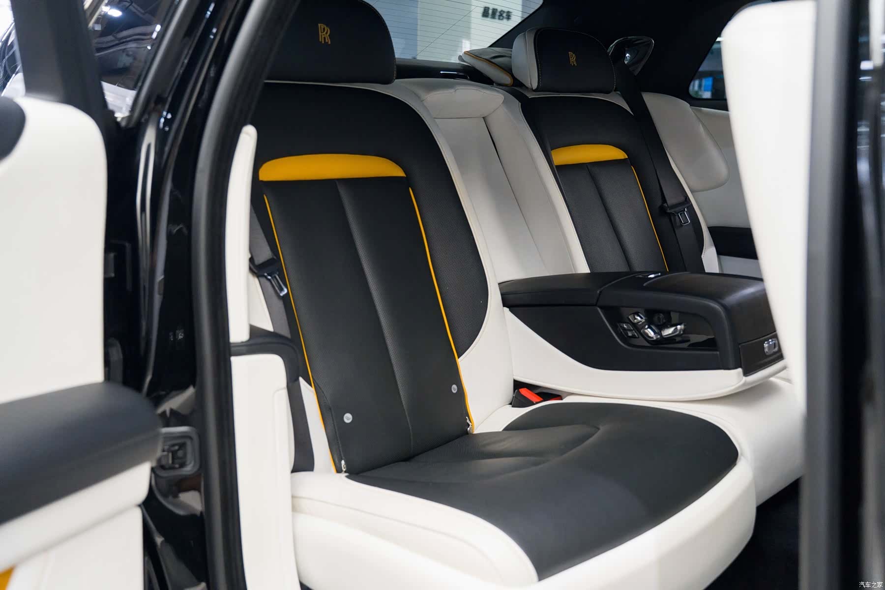 Rolls-Royce Ghost, 2021 9