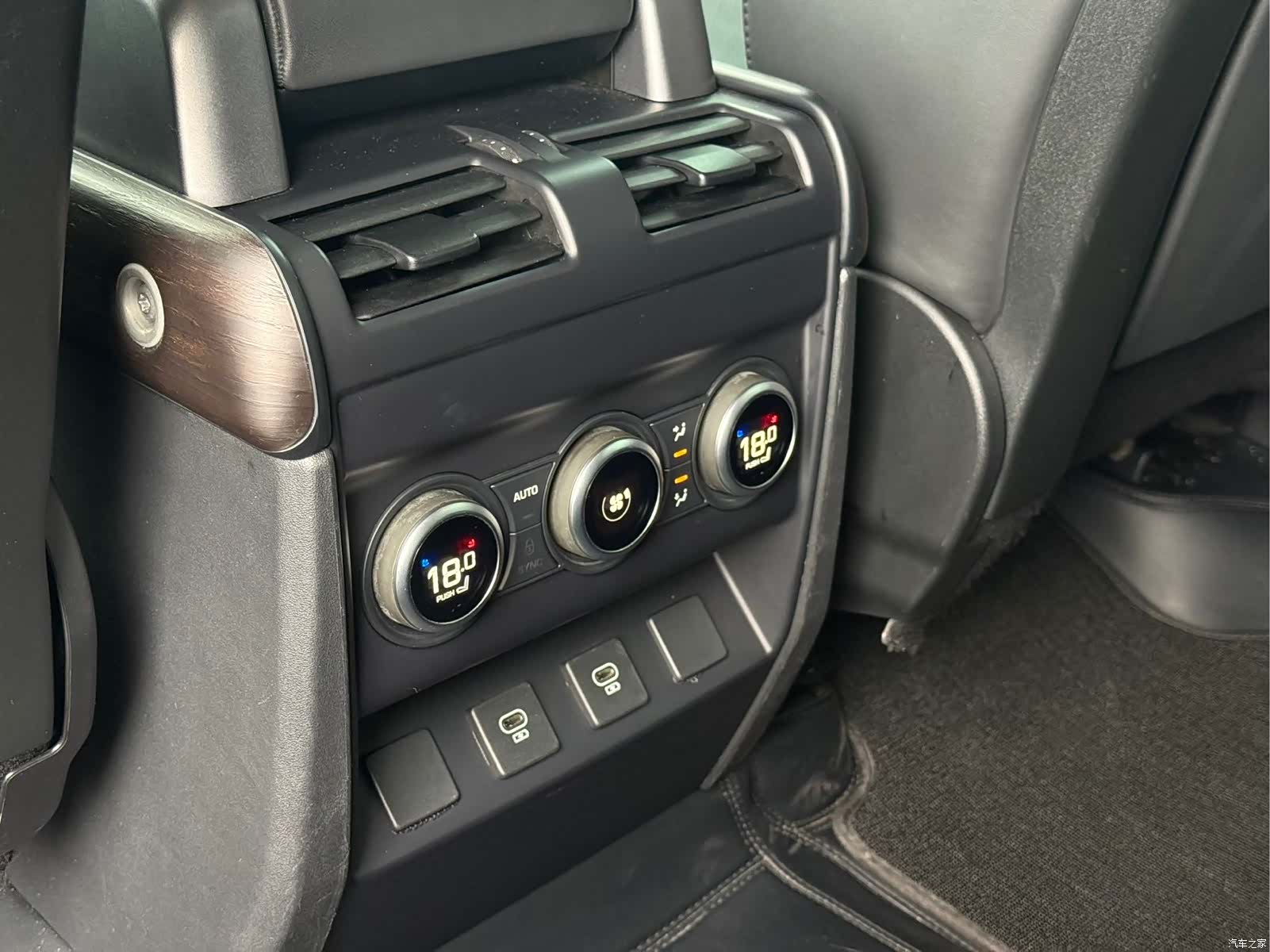 Land Rover Defender, 2022 16