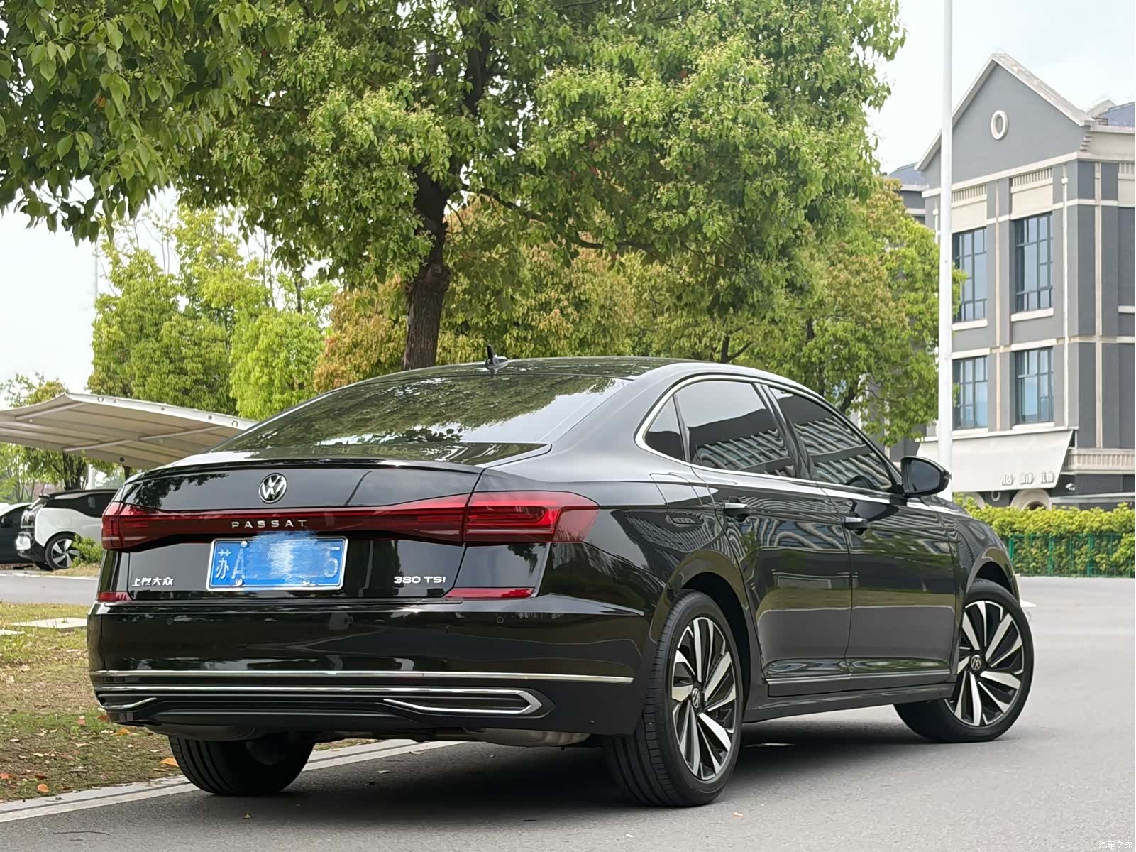 Volkswagen Passat, 2025 все фото