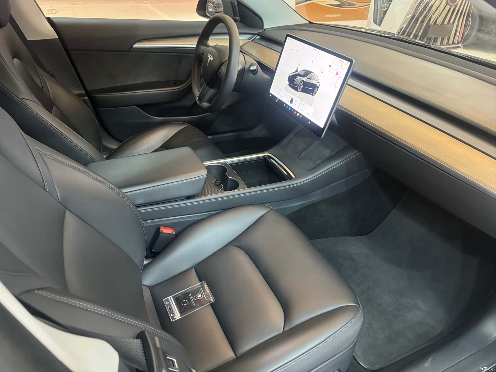 Tesla Model 3, 2023 10