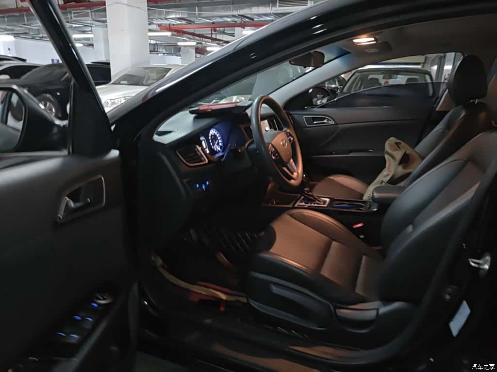 Hyundai GLS, 2015 15