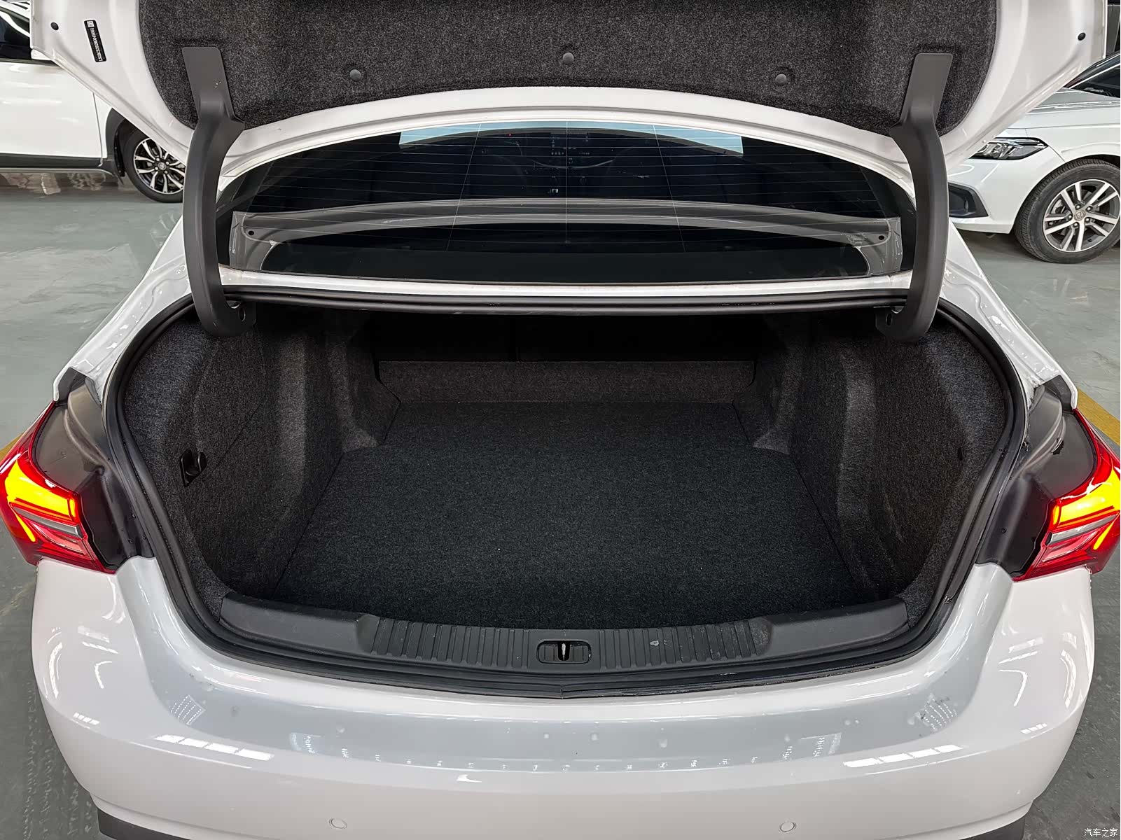 Buick Verano, 2021 13
