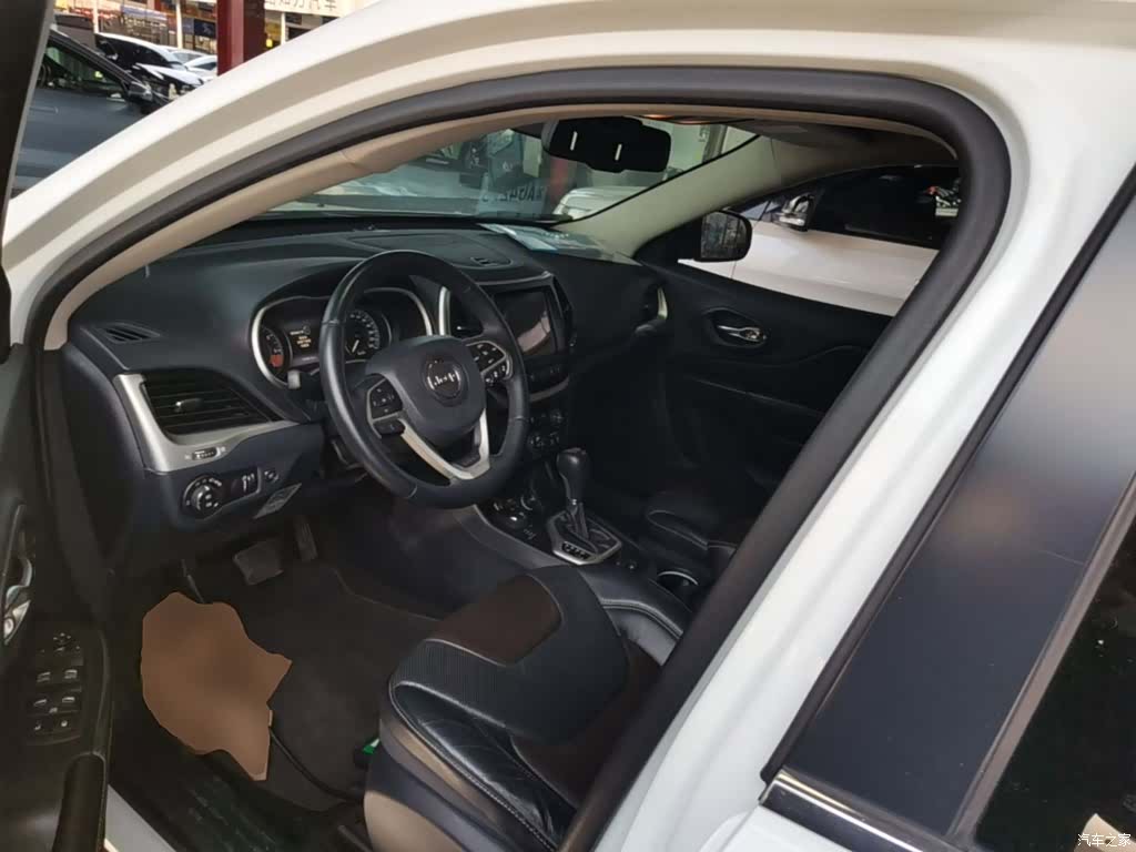 Jeep Cherokee, 2015 15