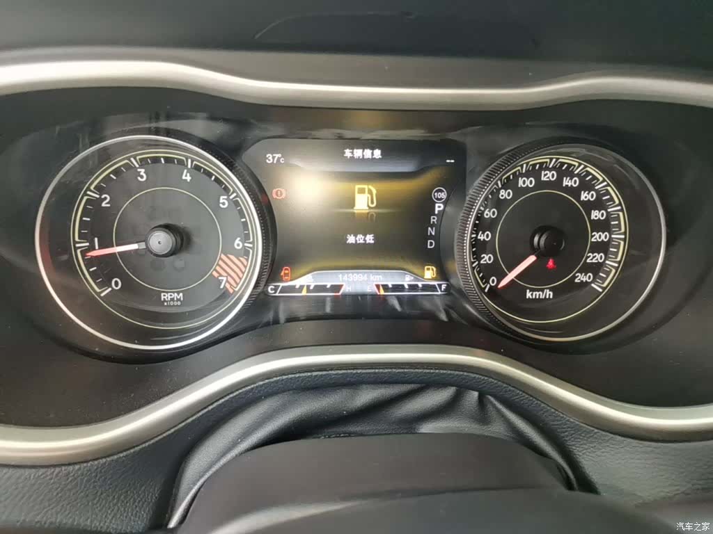 Jeep Cherokee, 2015 12