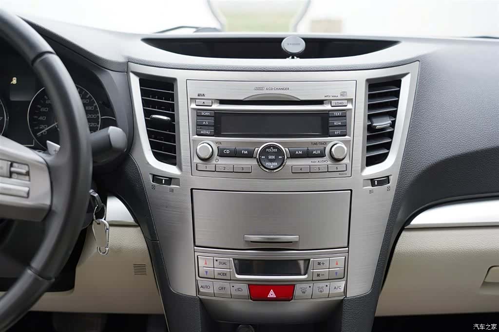 Subaru Legacy, 2011 42