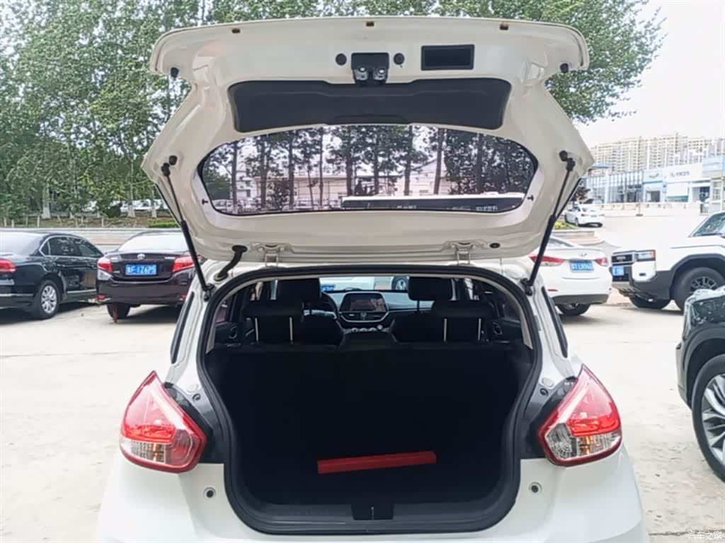 Wuling 310, 2017 15