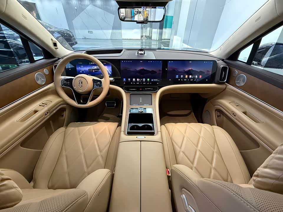 AITO Ask the world M9