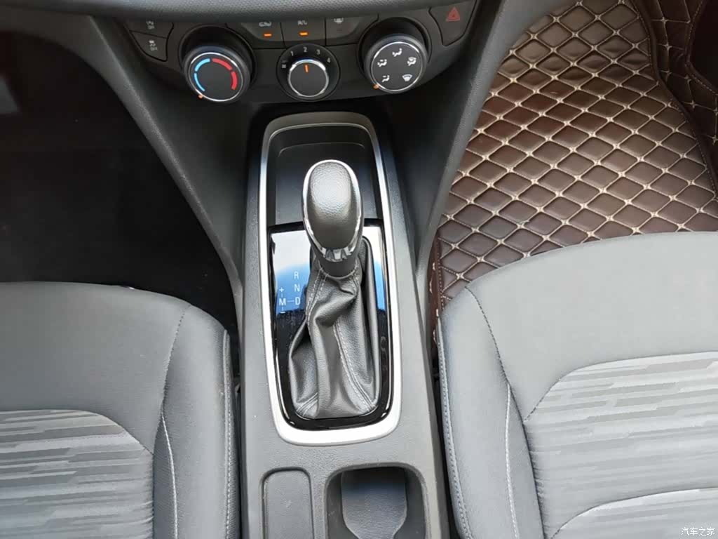Chevrolet 320, 2019 14