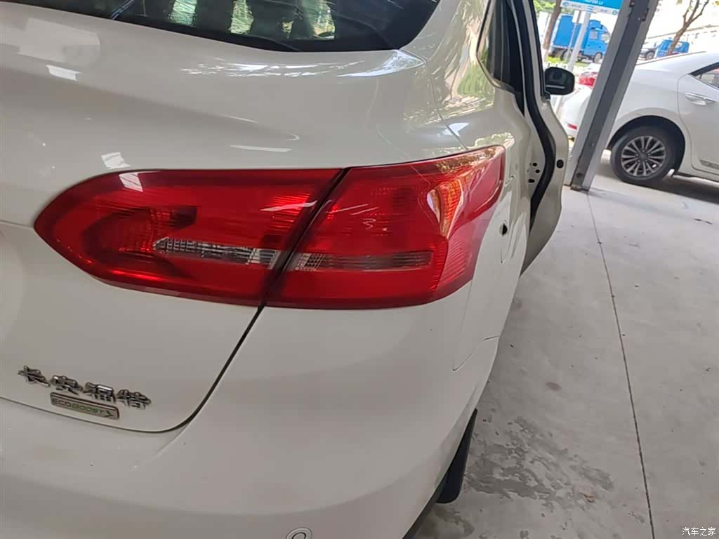 Ford Focus, 2016 8
