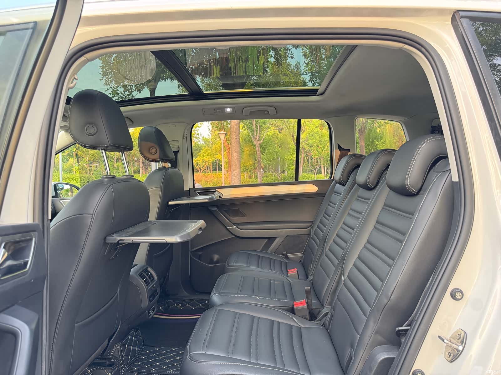 Volkswagen L, 2018 все фото