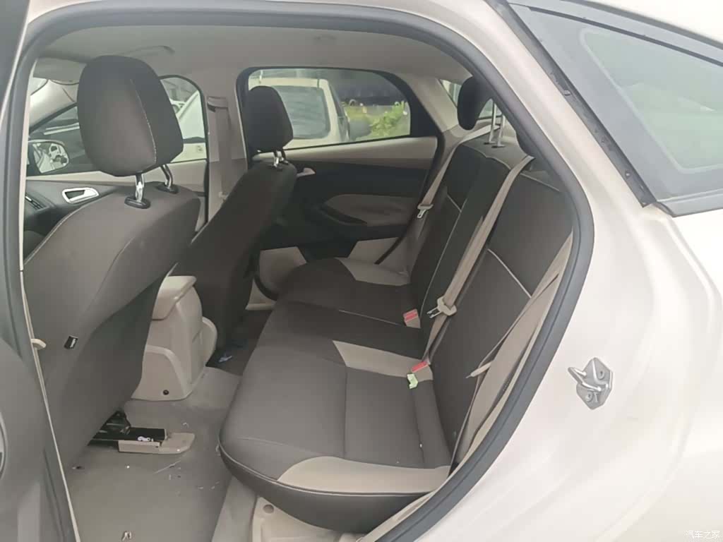 Ford Focus, 2014 17