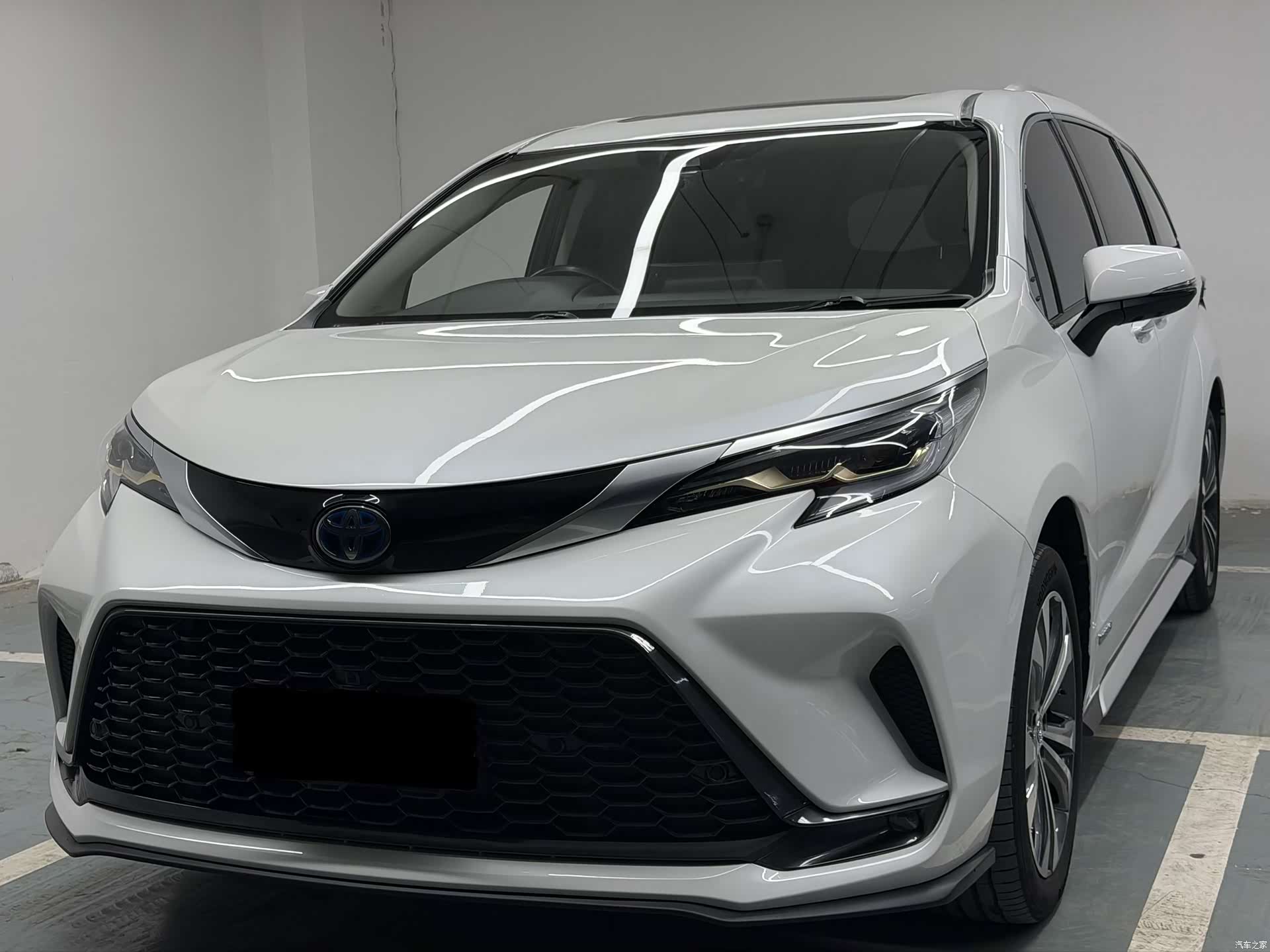 Toyota Granvia, 2024 1