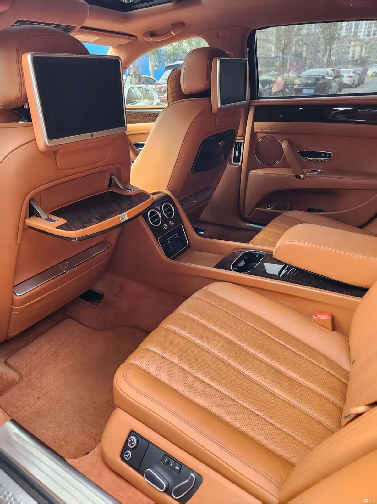 Bentley Flying Spur, 2017 9