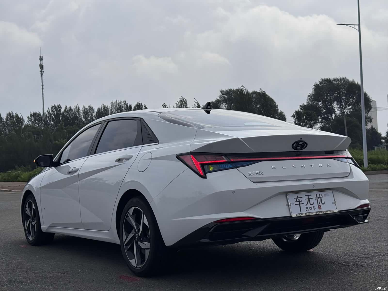 Hyundai Elantra, 2023 8