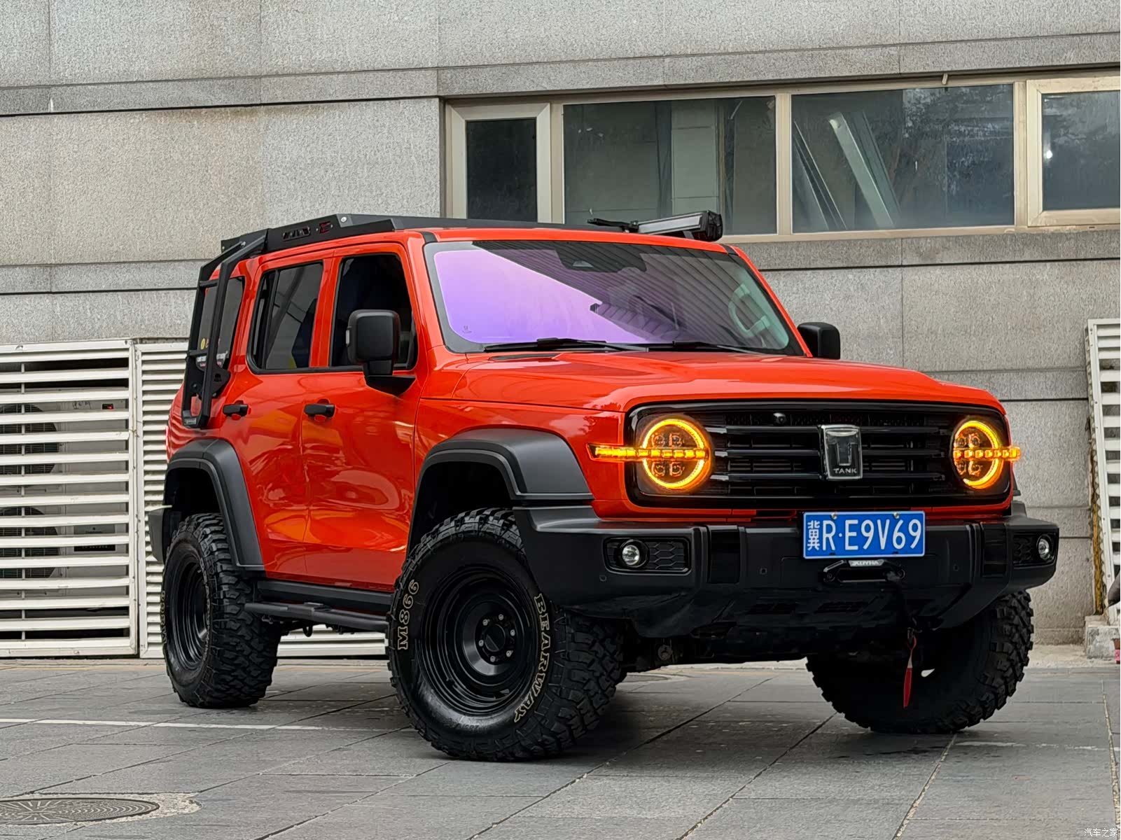 Tank 300
