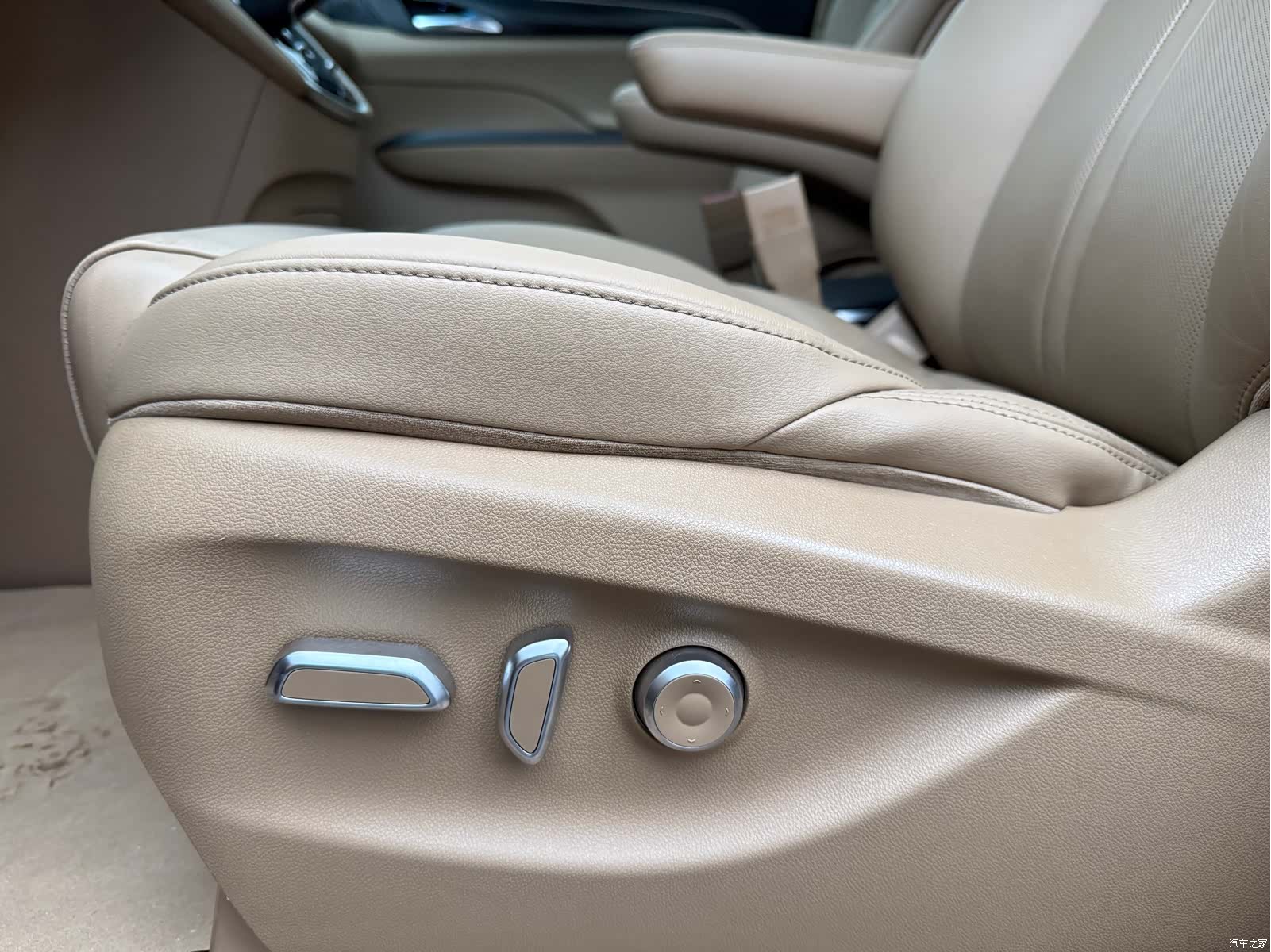 Buick GL8, 2021 10