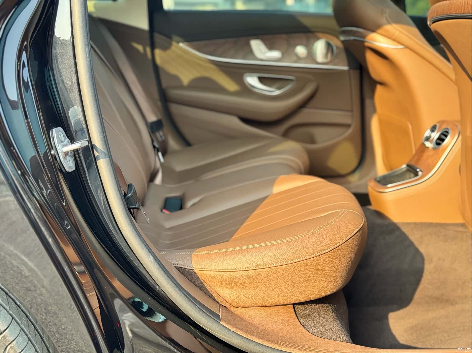 Mercedes-Benz E-Class, 2023 8