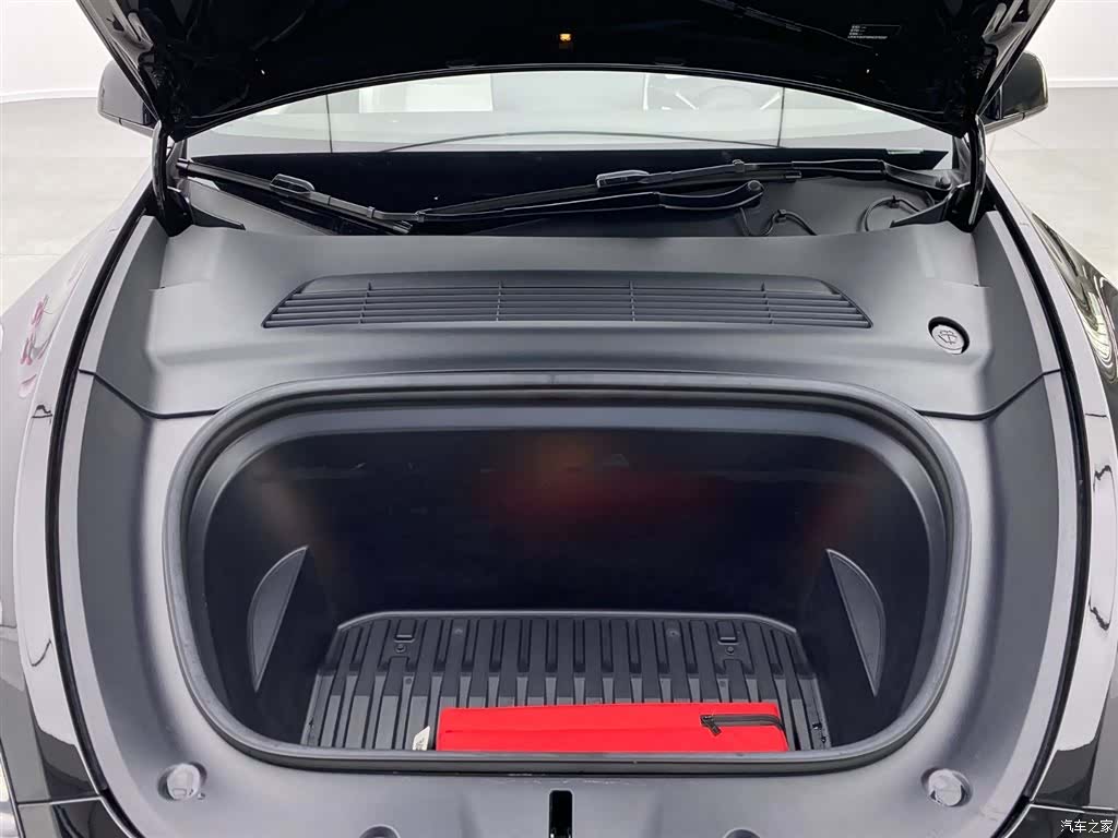 Tesla Model Y, 2022 31