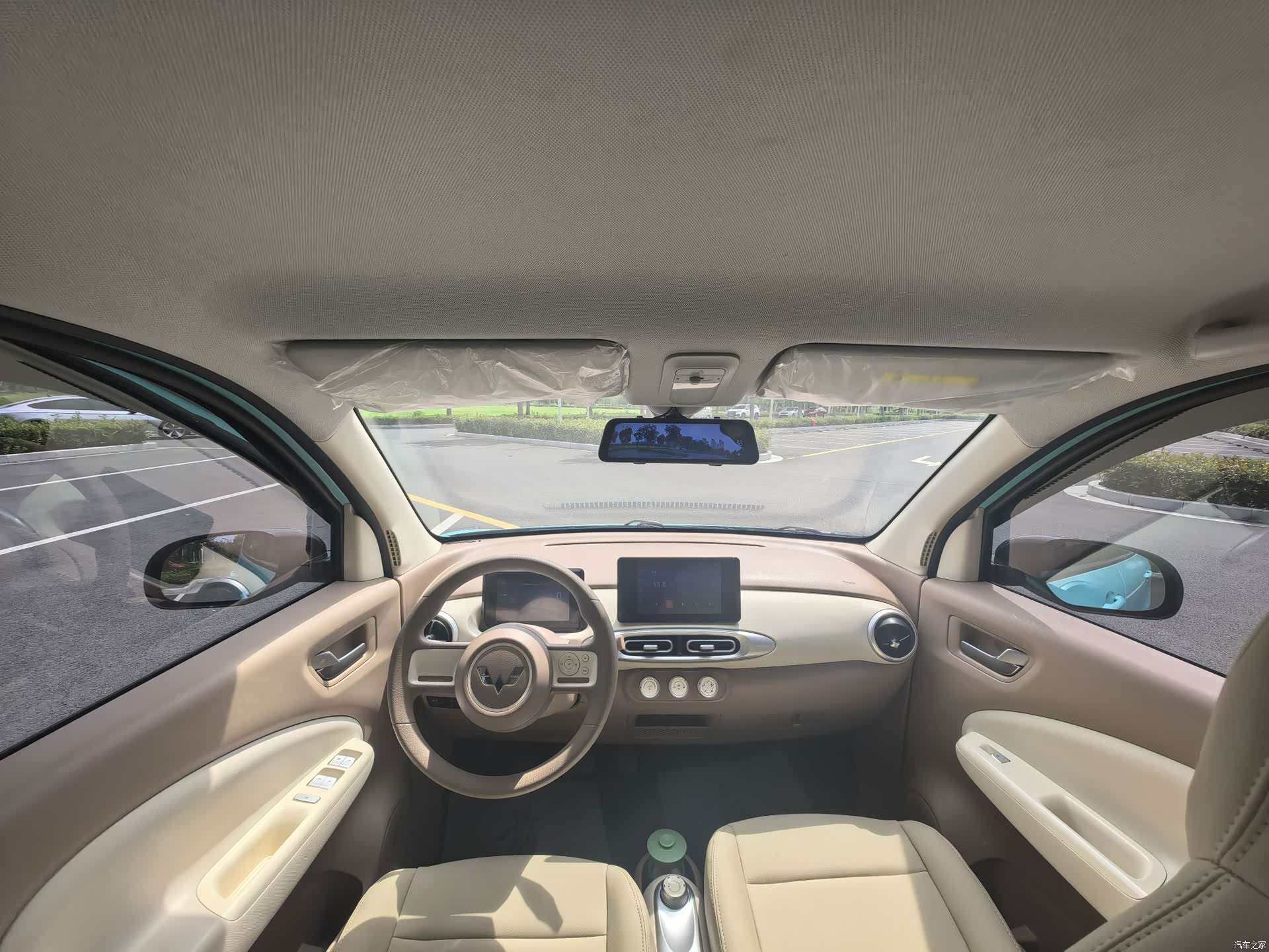Wuling MINIEV, 2025 12