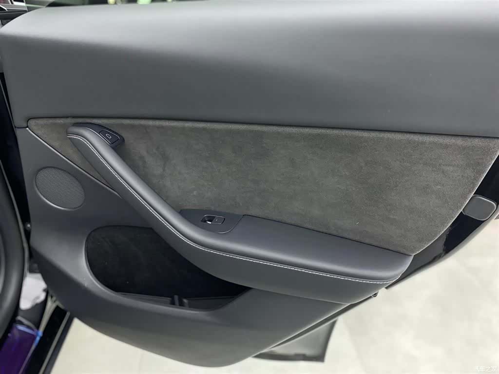 Tesla Model Y, 2022 24
