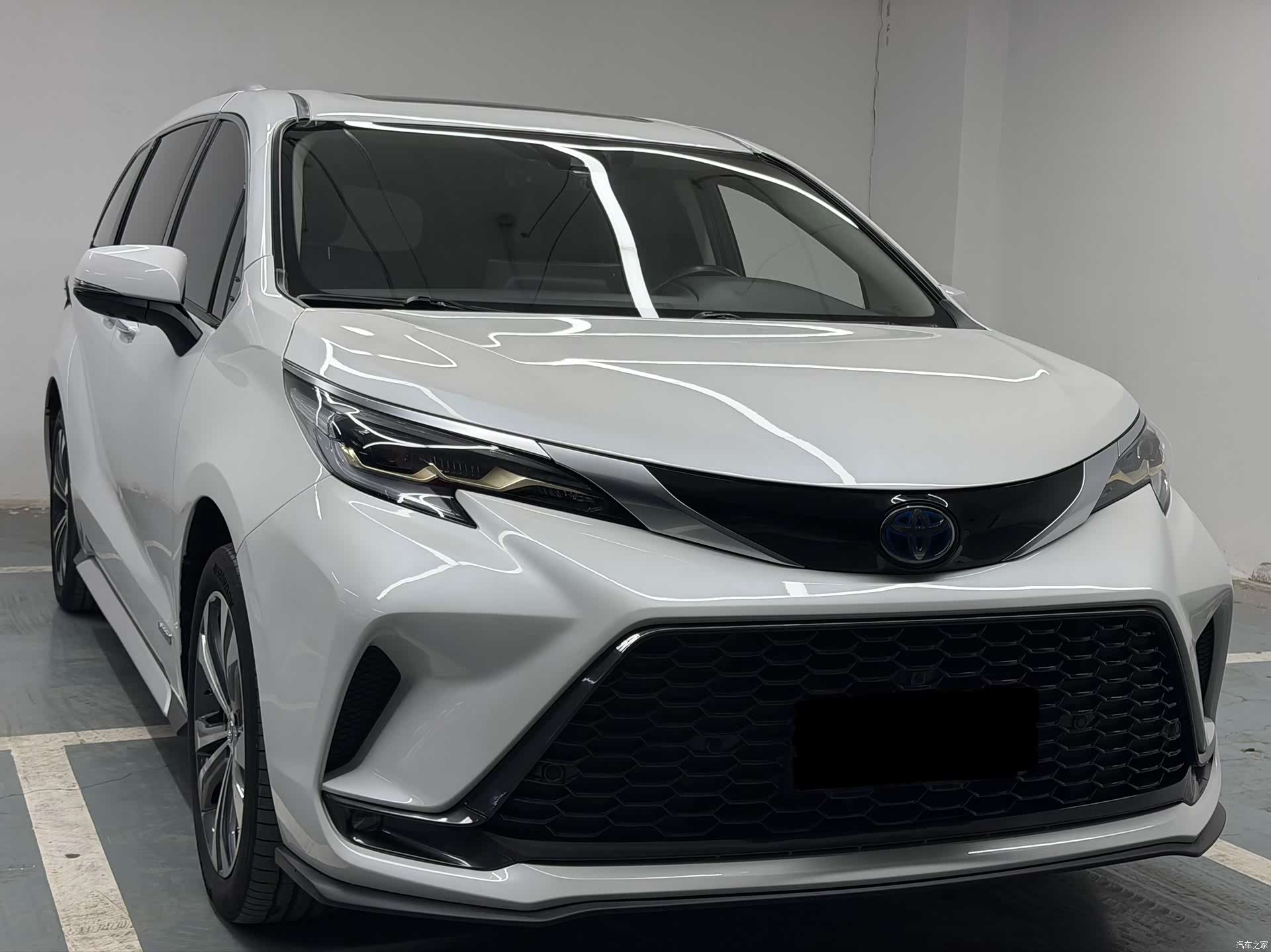 Toyota Granvia, 2024 3